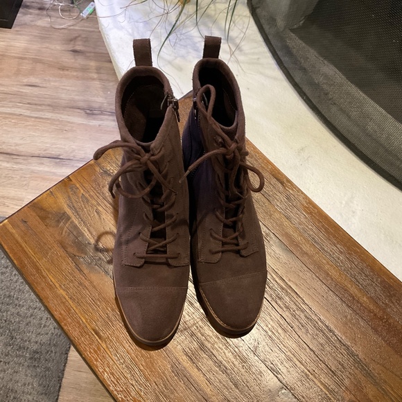 VIONIC Chocolate Ganache Lani II Suede Boots size 7.5 - Picture 3 of 8